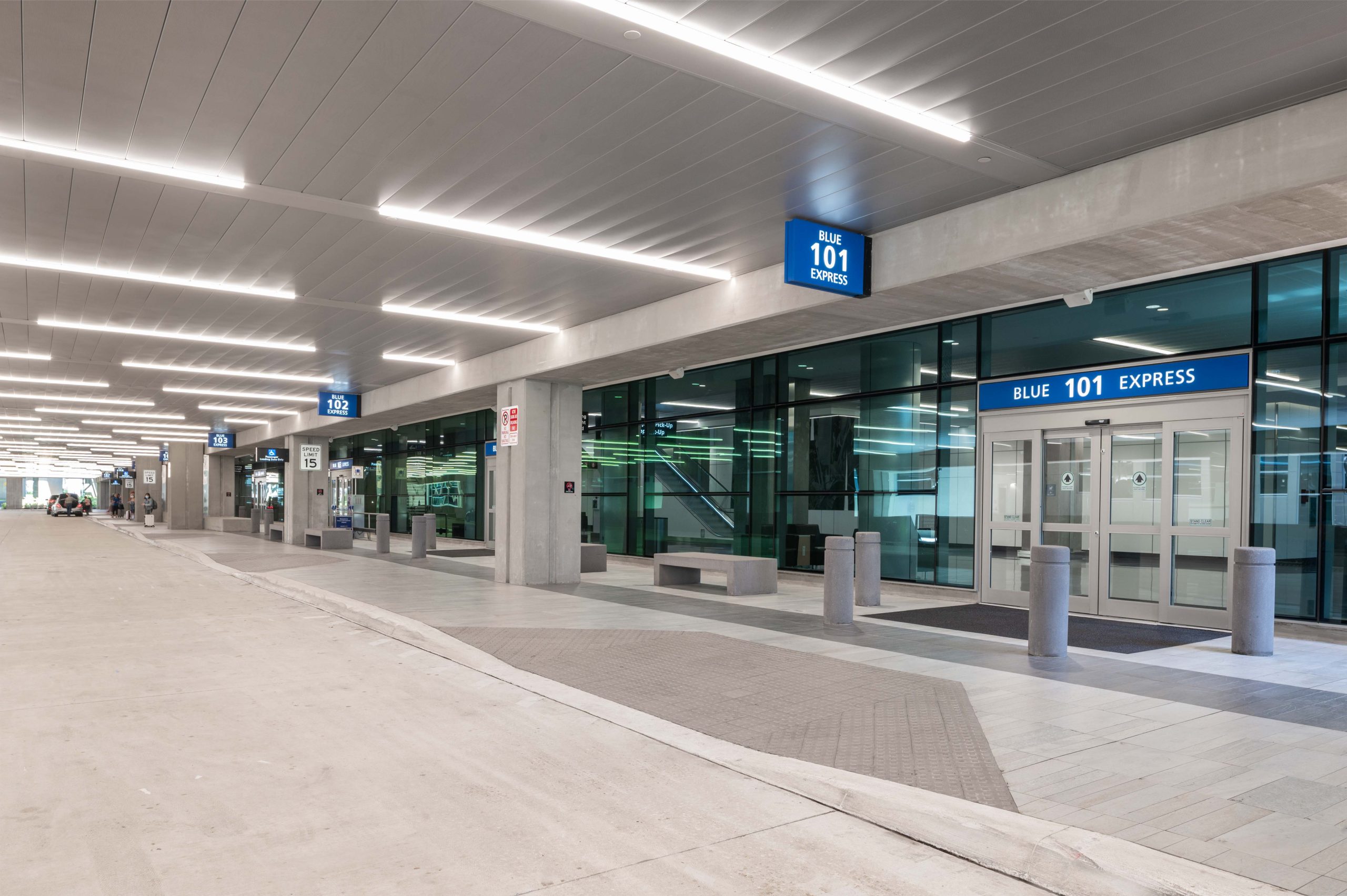 Smart Curbside Management for Airports